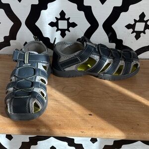 Eddie Bauer Kids Navy and Gray Closed-Toe Sport Sandals